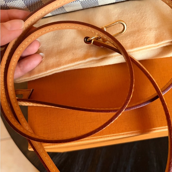 Louis Vuitton Damier Azur Favorite MM - Picture 11 of 16